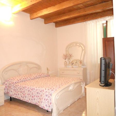 Guest House Efisio Алгеро Екстериор снимка