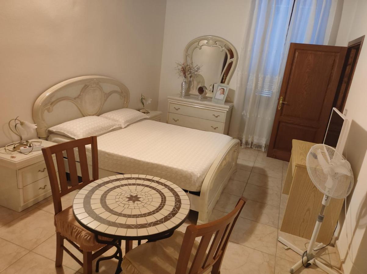 Guest House Efisio Алгеро Екстериор снимка